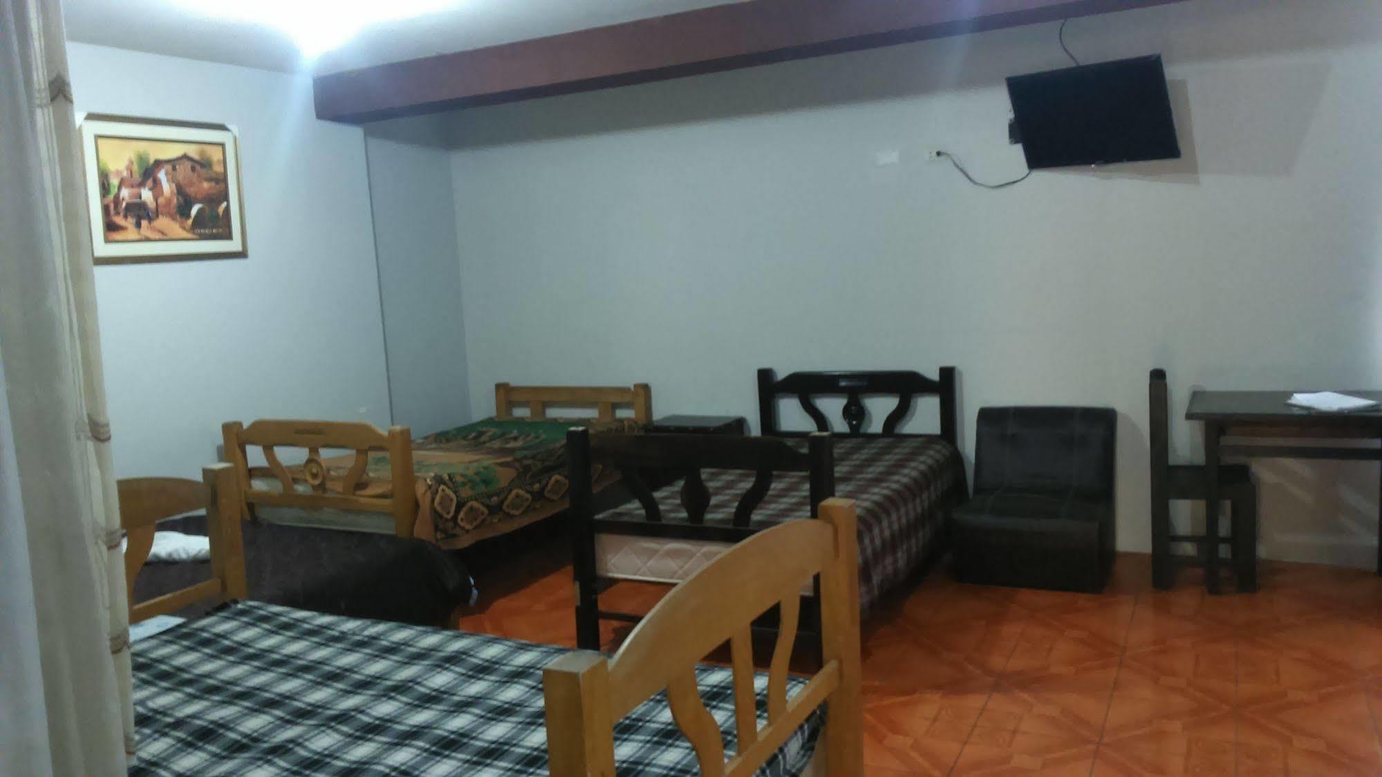Hospedaje Residencial Santa Ines Trujillo Exterior foto